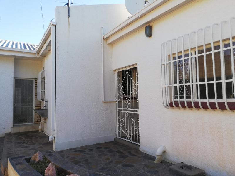 5 Bedroom Property for Sale in Kakamas Northern Cape